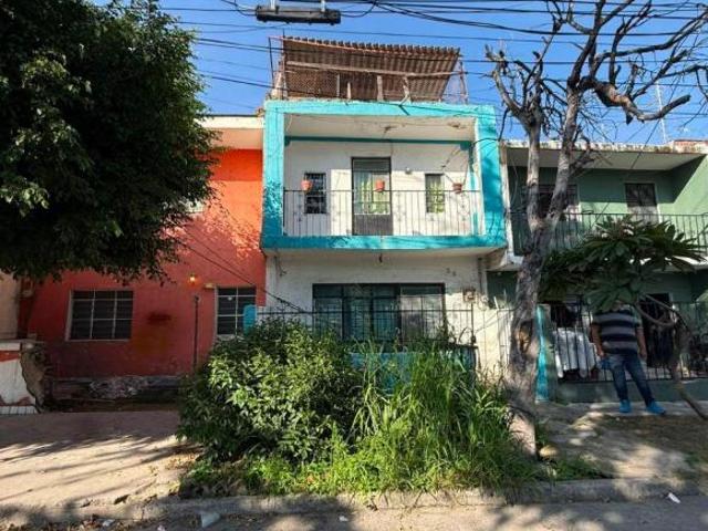 Propiedad en venta para REMODELAR, por el ex Mercado Bola, Zapopan