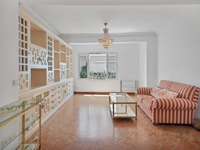 Propiedad espaciosa en Marbella centro, a 300 m de la playa 165m² Marbella