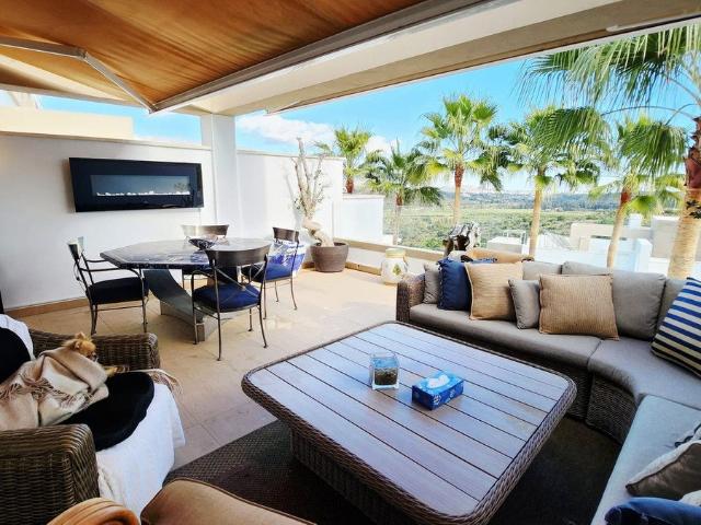 Propiedad exclusiva con vistas al golf, montaña, piscina y m. 254m² La Cala de Mijas