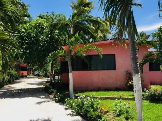 Propiedad Frente a Laguna en Acapulco con 6 Villas | Ideal Para Hotel Boutique