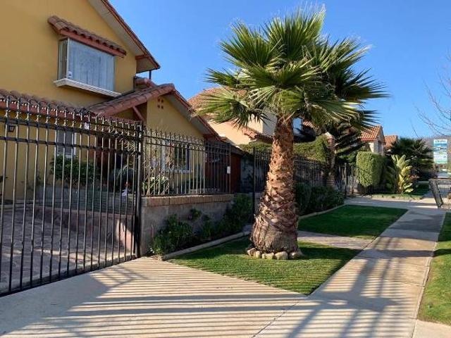 PROPIEDAD INDEPENDIENTE EN EXCLUSIVO SECTOR RESIDENCIAL