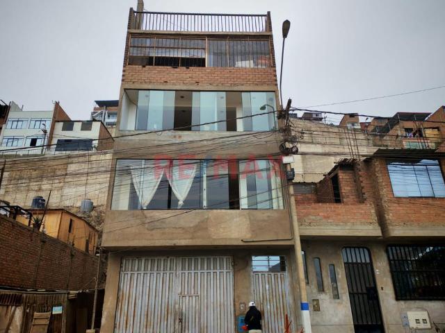 Propiedad Multifuncional De 4 Pisos + Azotea | Inversión Sólida Frente A Parque