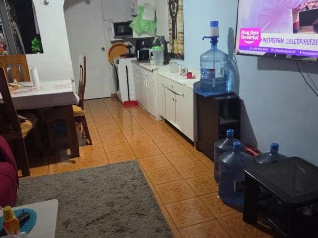 Propiedad se ubicada cerca de la futura línea 7, renca. 4 Dormitorios por 73000. 00 en Renca
