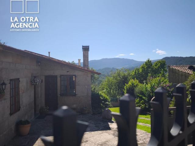 Propiedad singular en Mondariz de planta baja y finca de 1800m