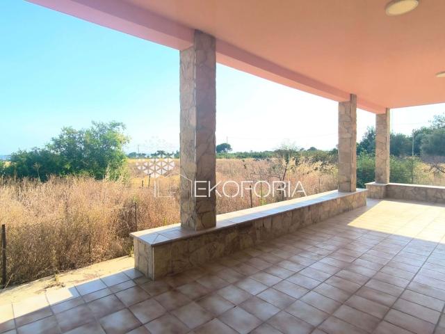 PROPIEDAD PRIVADA DE 15.000 M² CON EXCEPCIONALES VISTAS PANO. 305m² Náquera