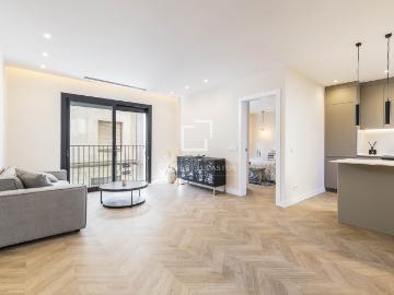 Propiedad reformada a estrenar en edificio rehabilitado con. 80m² Barcelona