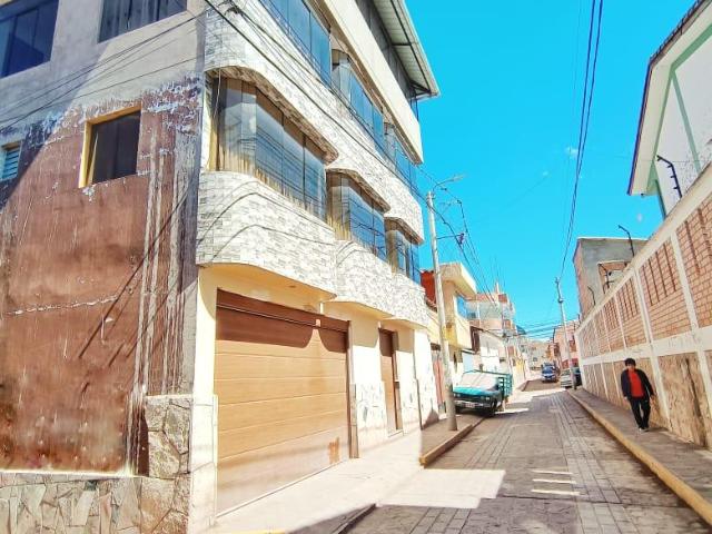 Propiedad ubicada a una cuadra de la Plaza de Armas de San Jerónimo