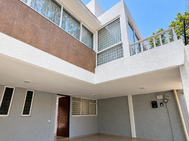 Propiedad versátil en DEL VALLE SUR | Oficinas, consultorios o casa habitación
