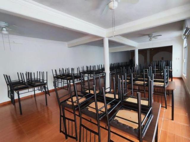 Propiedad Versátil: Salón de Eventos o Casa | Alberca | 1 Nivel | Doble Acceso
