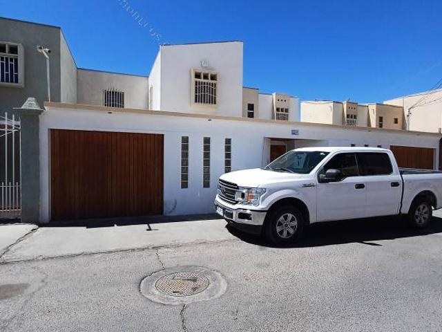 PROPIEDADES FERAL ARRIENDA CASA AMOBLADA 7D, 4B, 3E PEUCO 4