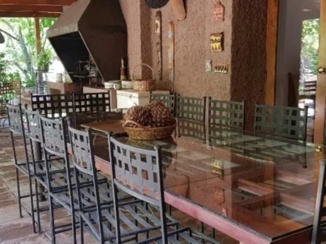 Propiedadesaaa, vende exclusiva casa enlos villares, l andes | 4 dormitorios por 17000.00 en Calle Larga