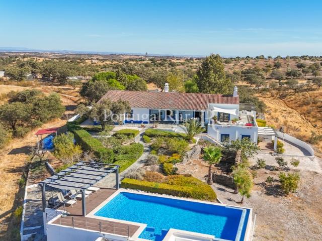 Quinta T5 com 7 Hectares e piscina no Alentejo