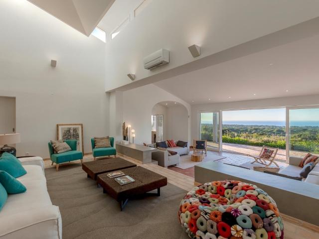 Propriedade única: moradia 335m2 | Vista espectular | Terren. 335m² Castelo Sesimbra