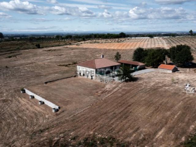 Propriedade Única no Norte de Portugal Deslumbrante Quinta de 17 HA