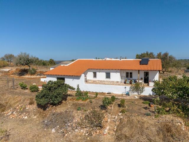 Propriedade Única No Sargaçal, Com 20.9 Hectares E 2 Ruinas. 47m² Lagos