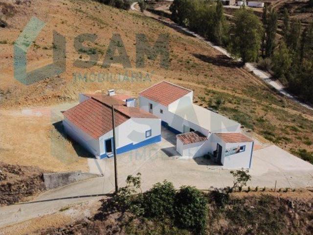 Propriedade ampla com casa para renovar 44.000 m2 Torres Ved. 107m² Santa Maria, São Pedro e Matacães
