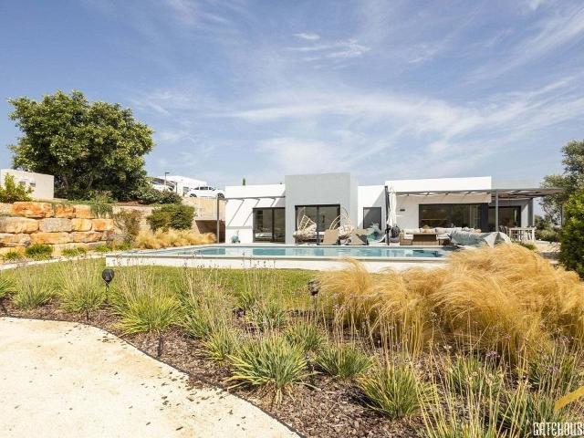Propriedade com 3 quartos em Pestana Valley Nature Village. 80m² Estômbar e Parchal
