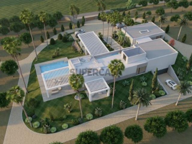 Propriedade com 42 350m2 Com projeto de arquitetura aprovado