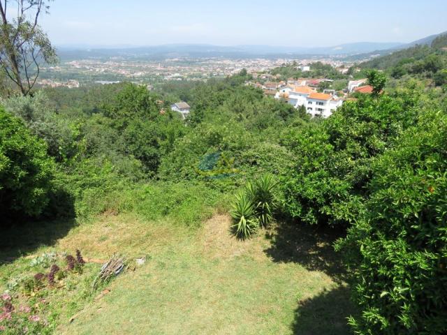 Propriedade com 4 quartos e vistas fabulosas, localizada perto da Lousã, Coimbra