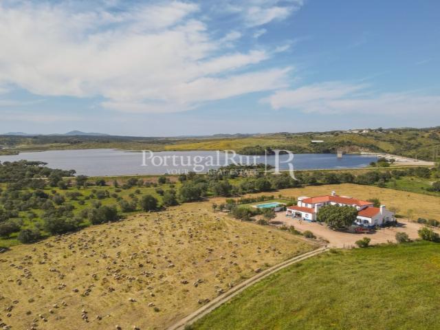 Propriedade com 5,9 hectares, junto à barragem de Lucefécit