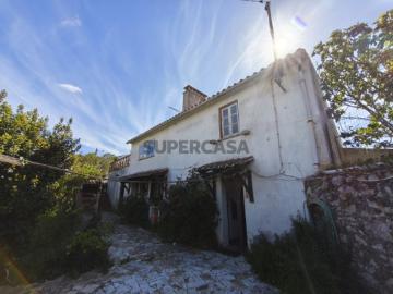 Propriedade com 914 m2 localizada na Freguesia de São Bartolomeu dos Galegos e Moledo