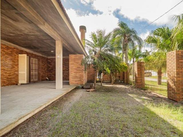 Propriedade com múltiplas possibilidades em terreno duplo – Laranjal