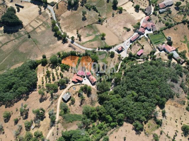 Propriedade com Ruína e 2.930 m² de Terreno