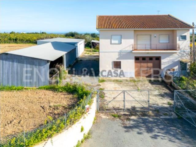 Propriedade com Vista Mar e Grande Potencial em Tavira