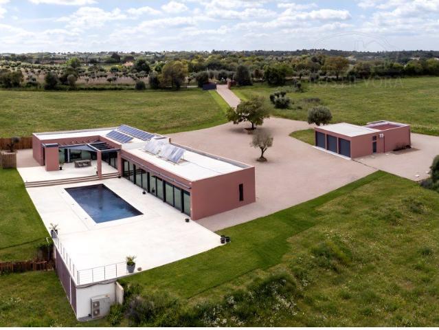 Propriedade contemporânea de 11,5 ha com duas residências in. 450m² Nossa Senhora da Vila, Nossa Senhora do Bispo e Silveiras
