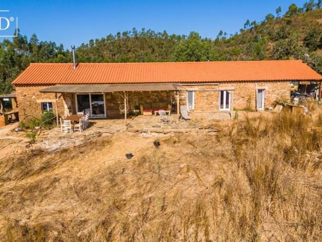 Propriedade de 68ha fora da rede com casa renovada, 2 rios e. 187m² Odemira santa maria