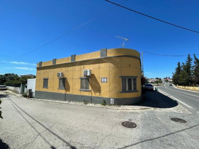 Propriedade de utilização mista, destinada a habitação e com. 357m² Almancil