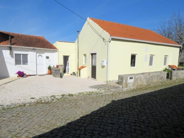 Propriedade de aldeia encantadora em excelente estado, compo. 90m² Ansião
