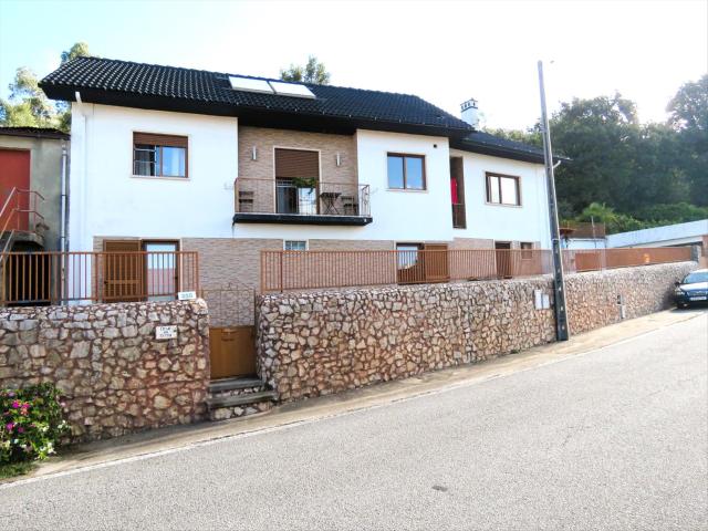 Propriedade em povoação com ótimas vistas, próximo de Espinh. 216m² Espinhal