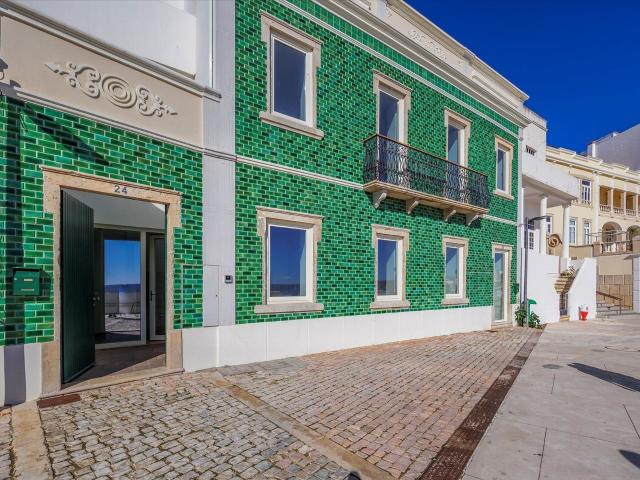 Propriedade emblemática frente ao mar na Baixa de Albufeira 348m² Albufeira e Olhos de Água