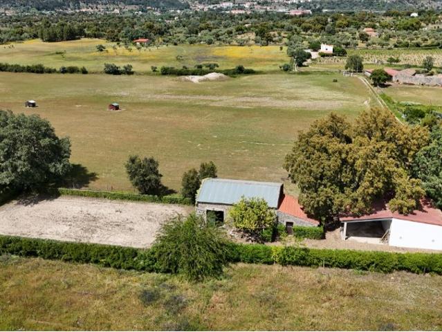 Propriedade Equestre em Pedra de Granito com 3,8 Hectares Penamacor, Portugal Central