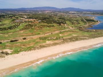 Propriedade excecional na melhor localização do Algarve Uma rara Oportunidade de Investimento