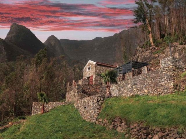 Propriedade Excecional de Montanha | 2 Casas em 3.600 m² | Licença AL & Elevada Rentabilidade