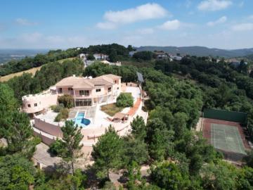 Propriedade fantástica, c/ mansão T6 + 2.ª habitção T3, c/ vista deslumbrante, inserida num terreno 22 420,00 m2 Alcobaça