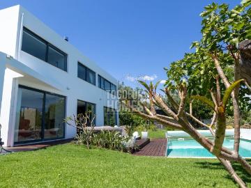 Propriedade moderna e única, localizada no campo perto de Ol. 263m² Quelfes