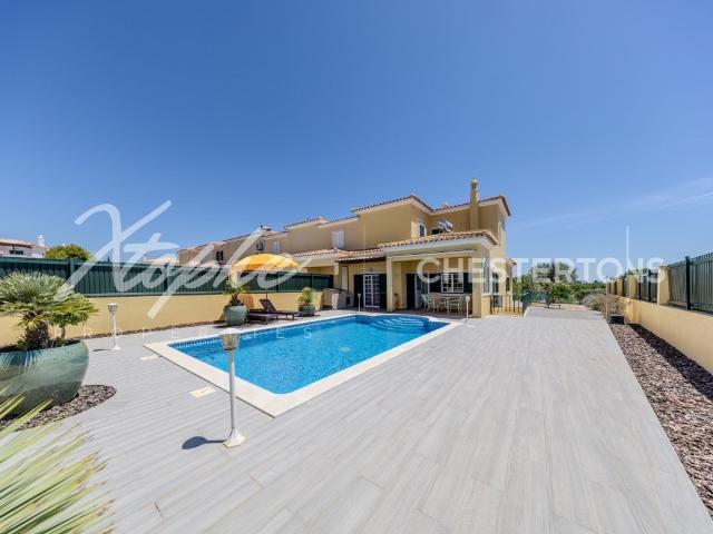 Propriedade Moradia Geminada de 3 Camas em Almancil à Venda 206m² Almancil