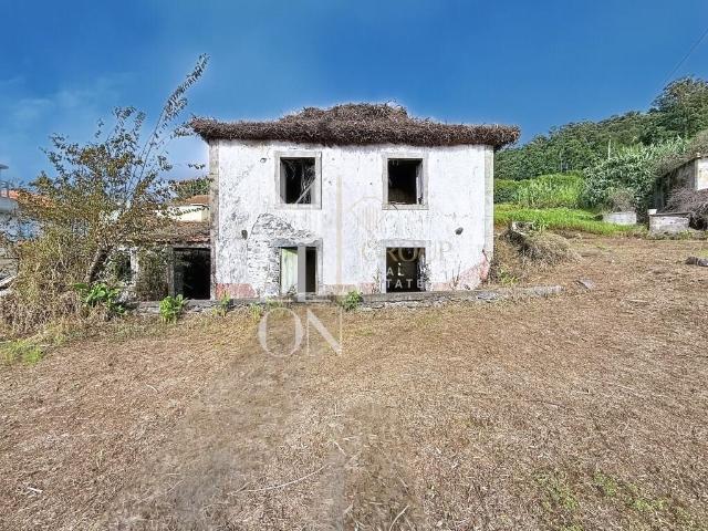 Propriedade no Arco da Calheta para recuperar