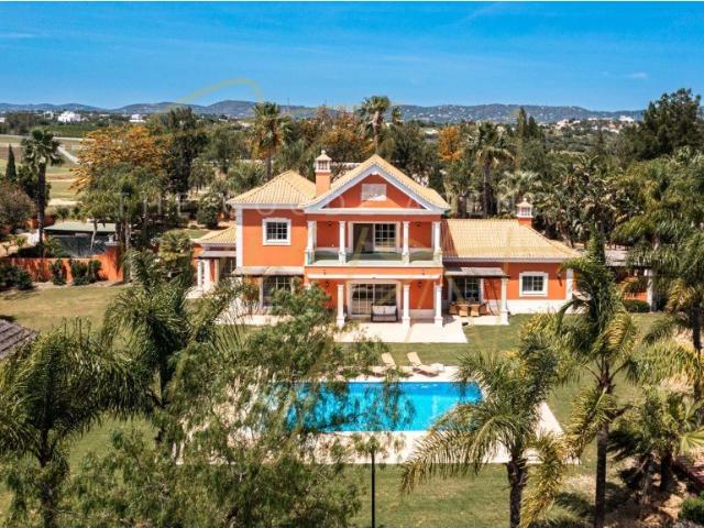 Propriedade Privada de Exceção com Vista Mar Panorâmica Ol. 0m² Pechão