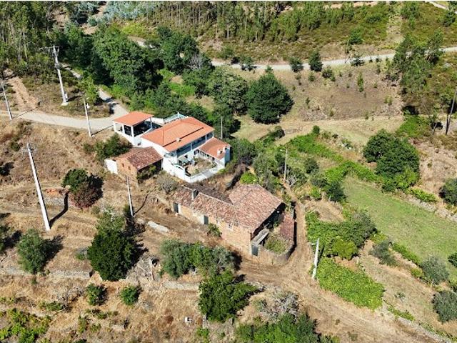 Propriedade rural com Casa T4 e cerca de 2 hectares Graça, Pedrógão Grande