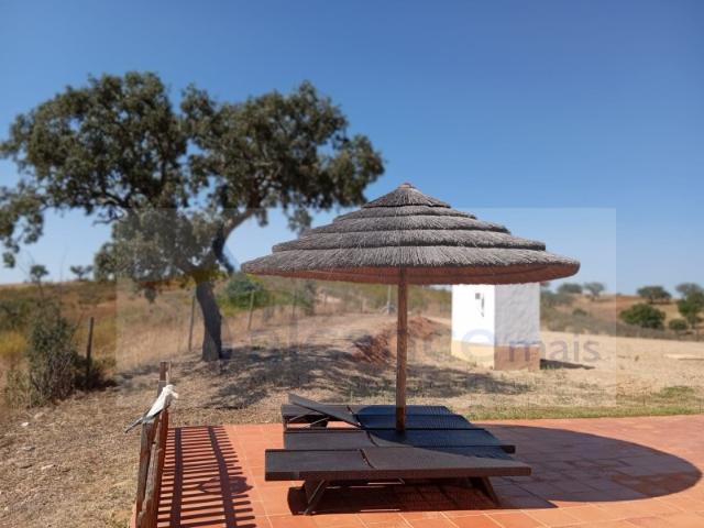 Propriedade Rural com Casa de Campo e Piscina Concelho de Serpa