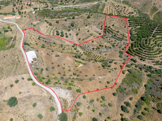 Propriedade Rural com Armazém Licenciado e Potencial de Exploração– Castro Marim | 32.200 m²