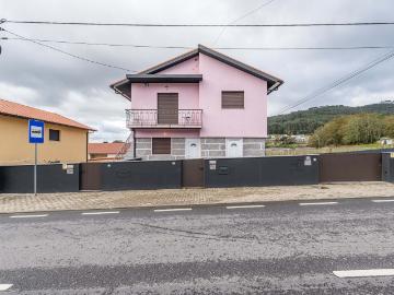 Propriedade situada na freguesia de Brito, em Guimarães