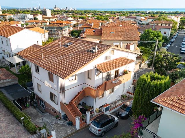 Proprietà in villa bifamiliare a Rosignano Solvay 255m² Rosignano Solvay