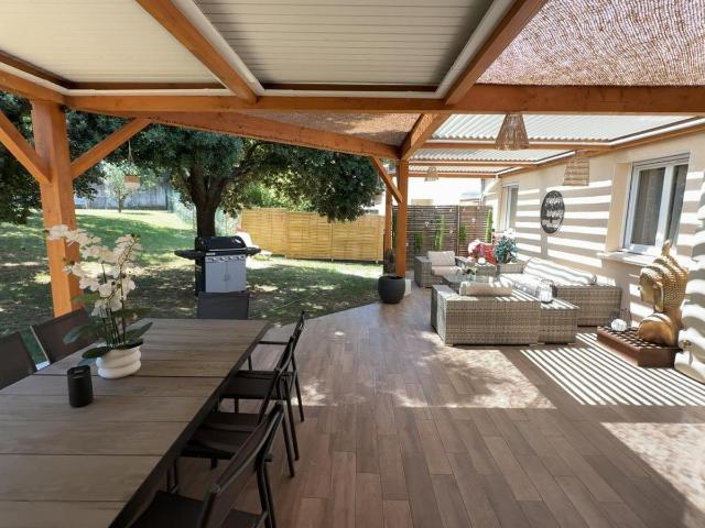 Propriété 3 habitations de 282 m2 sur 1,57 ha DPE A Drôme Pr. 282m² Malataverne