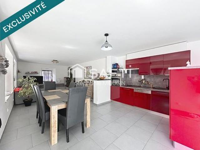 Vaste propriété rénovée – 3 logements – 317 m² de dépendances