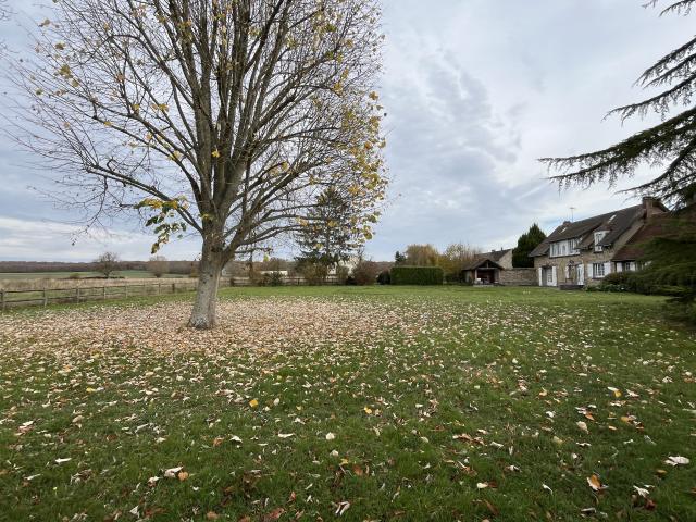 Propriété 10 pièces sur parc de 5000m2